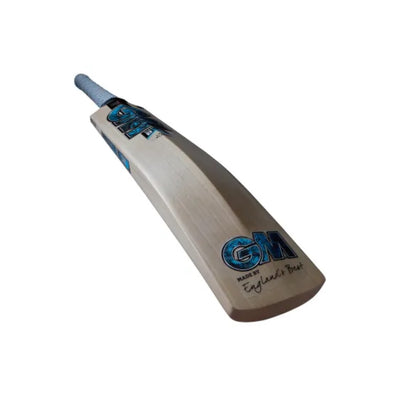 Gunn and Moore Diamond 606 Cricket Bat with Grade 3 English Willow